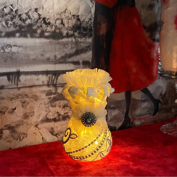 Vintage Lace Rhinestone Embellished Night Ambiance Lighted Decor Vase - Picture 9 of 15